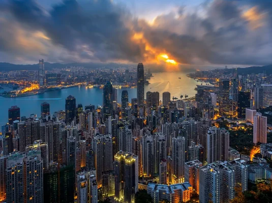 160701184442-hk-beauty-skyline-harbor